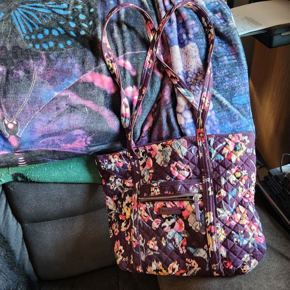 Vera Bradley Handbags - ❤️ 💕Vera Bradley Purse Purple With Floral Print.